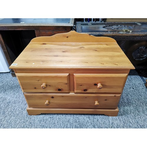 449 - Modern pine bedroom 2 over 1 Chest of drawers in good condition. Height of 71.5cm length of 90cm and... 