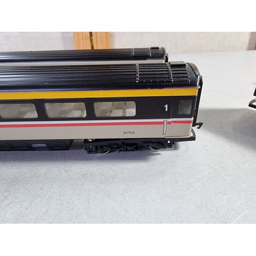 32 - Hornby intercity 125 4 car set unboxed, all in matching black swallow livery, with directional light... 