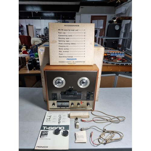 122 - Pioneer automatic reverse stereo tape deck Model T-8600 in good order complete with aerial, power ca... 