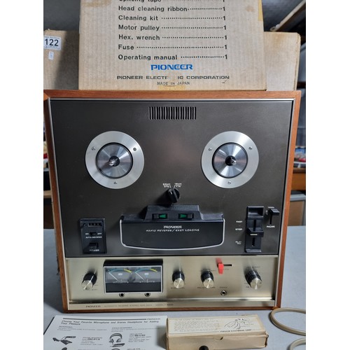 122 - Pioneer automatic reverse stereo tape deck Model T-8600 in good order complete with aerial, power ca... 