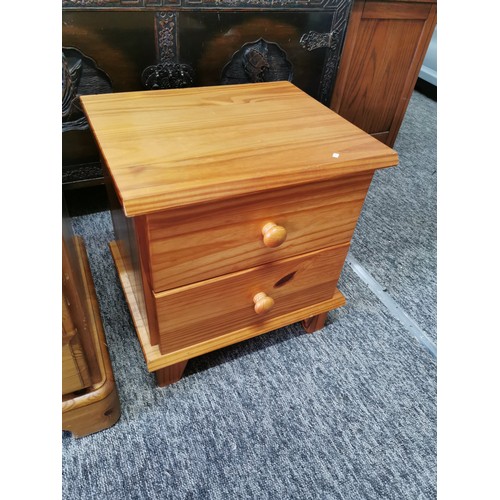 453 - 2x pine bedside cabinets inc a 3 drawer cabinet by Ducal on castors and a two drawer cabinet both in... 