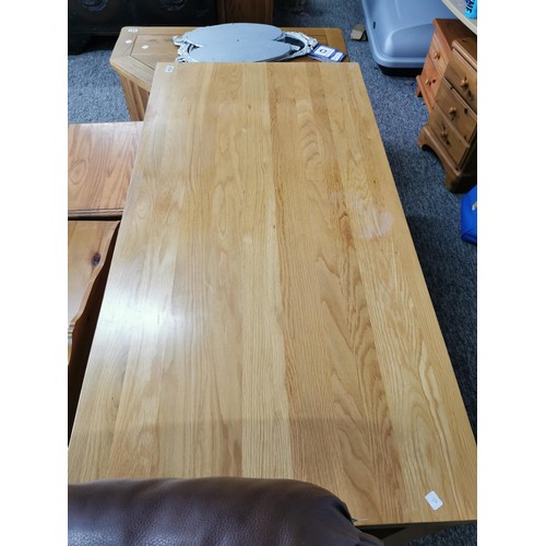 454 - Good quality modern light oak dining table in good order 76cm high 150cm long and 75cm wide