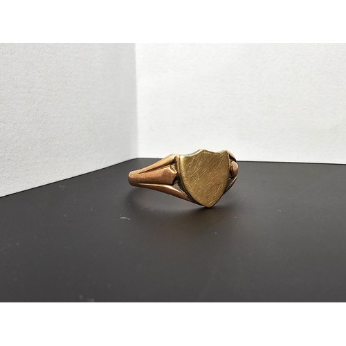 238 - Stunning antique hallmarked 9ct. rose gold ring having a blank shield cartouche to the front. Hallma... 