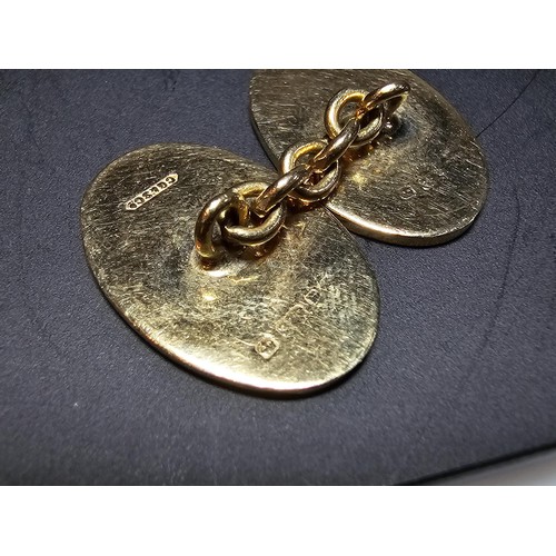 239 - Good quality pair of hallmarked 9ct. yellow gold cufflinks fitted in their original case by the Chel... 