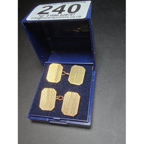 240 - Good quality pair of vintage hallmarked 9ct. yellow gold cufflinks with an ornate machine turned des... 