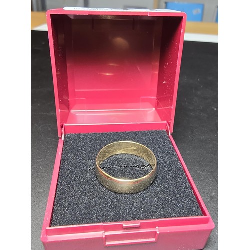242 - Clean hallmarked 9ct. yellow gold plain wedding band ring. In good looked after condition. Complete ... 