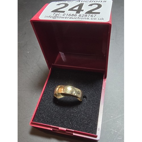 242 - Clean hallmarked 9ct. yellow gold plain wedding band ring. In good looked after condition. Complete ... 