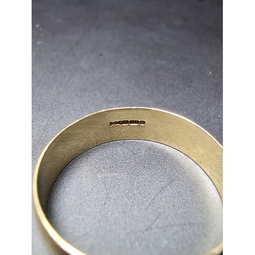 242 - Clean hallmarked 9ct. yellow gold plain wedding band ring. In good looked after condition. Complete ... 