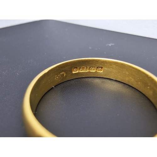 243 - Good quality vintage hallmarked 22ct. yellow gold plain wedding band ring. Hallmarked to Birmingham ... 