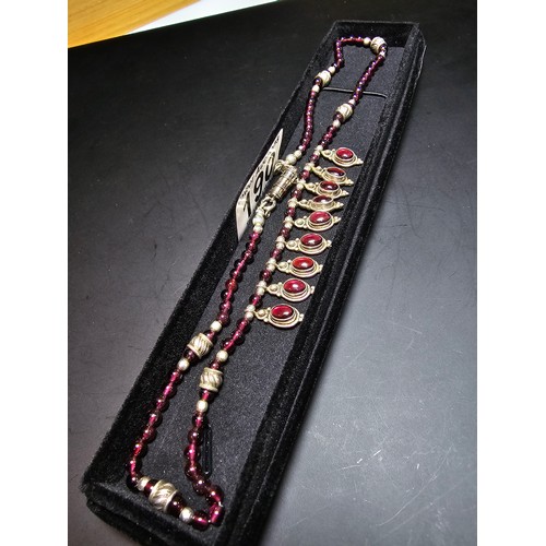 190 - An excellent quality 925 sterling silver India garnet beaded necklace featuring 9 silver drops inset... 