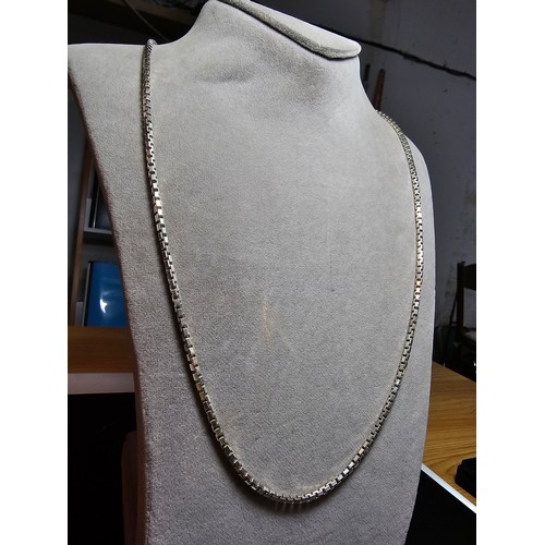 187 - A good quality chunky and heavy 925 sterling sliver neck chain with a box link design, the chain has... 