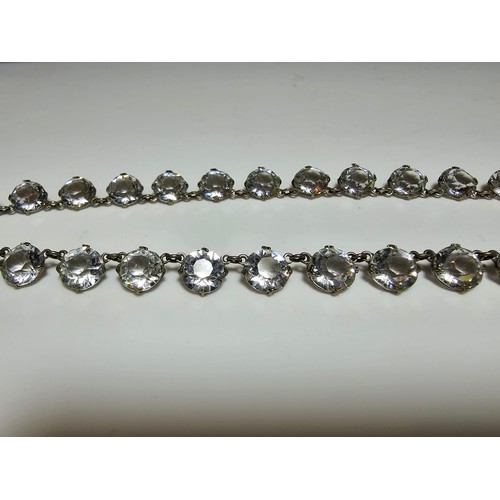 188 - A pretty necklace featuring faceted crystal glass stones all the way around, in good clean condition... 