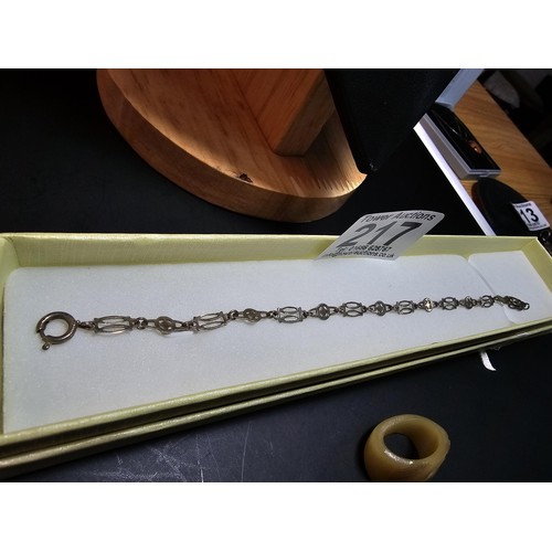 217 - A bundle of jewellery to include a good 20