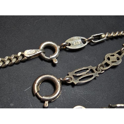 217 - A bundle of jewellery to include a good 20