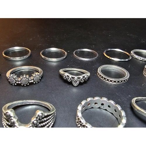 218 - A collection of 15x costume rings, some featuring ornate designs and all in as new condition.