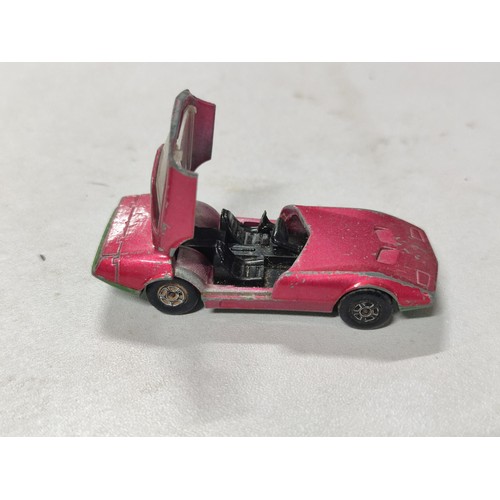 42 - 2x trays of diecast cars mostly by matchbox and corgi, all have various levels of play worn, see pho... 