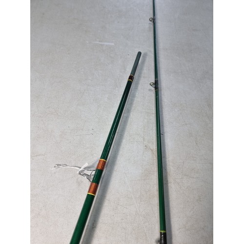 3A - A good quality green Davenport & Fordham 2 piece Avon rod, Farstrike, in 2 parts