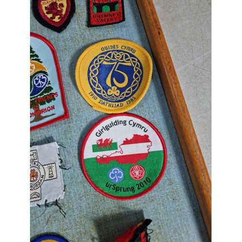 16 - Collection of 30x girl guide patches all in good order inc World Thinking Day, Powys badges, Broneir... 