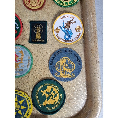 17 - Collection of 25x Girl Guide badges inc camping badges, Jubilee badges, Lord and Lady Baden Powell b... 