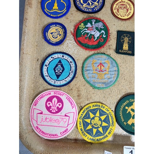 17 - Collection of 25x Girl Guide badges inc camping badges, Jubilee badges, Lord and Lady Baden Powell b... 