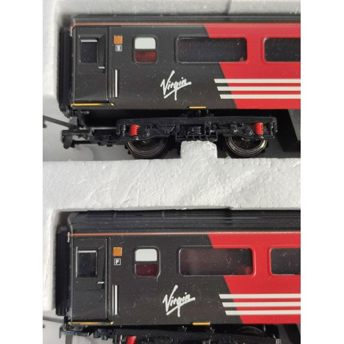 48 - Hornby R1023 class 43 HST/125 virgin 4 car diesel train pack, power car Maiden Voyager 43063, dummy ... 