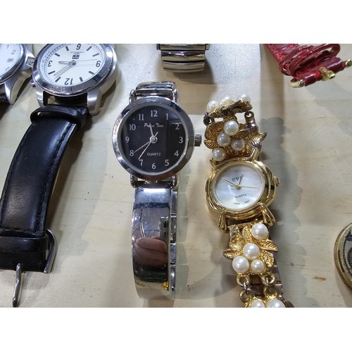 245 - A collection of 10 various watches and 12 travel clocks to include a good quality horseshoe formed t... 