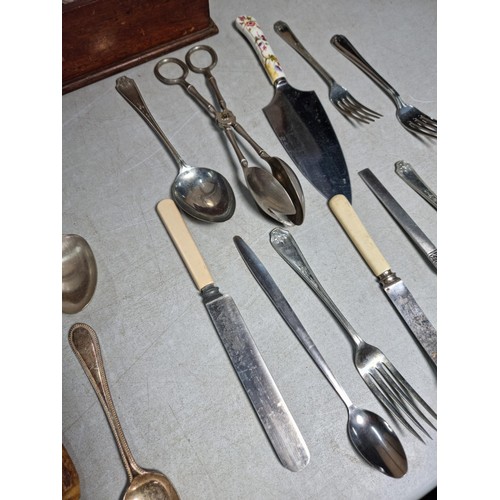 120 - Very large qty of various antique, vintage and some modern flatware, cutlery and kitchen tools compl... 