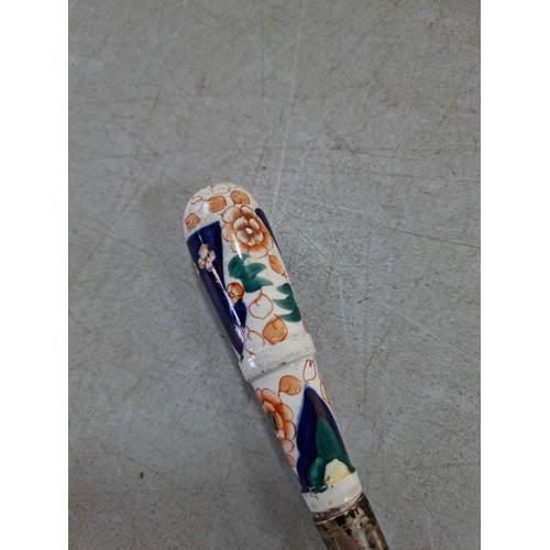 125 - Rare early antique Gaudy Welsh pair of ladle spoons, one A/F to the handle, the other has no cracks ... 