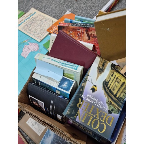 258 - Large qty of various books in 2x boxes, covering different subjects including The Living World of An... 