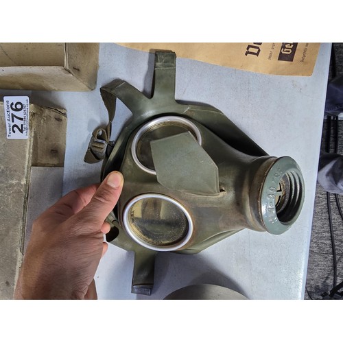276 - Boxed vintage German WWII ladies gas mask VM F, RL1 39/86, complete with instruction leaflet, made b... 