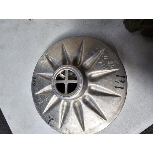 276 - Boxed vintage German WWII ladies gas mask VM F, RL1 39/86, complete with instruction leaflet, made b... 