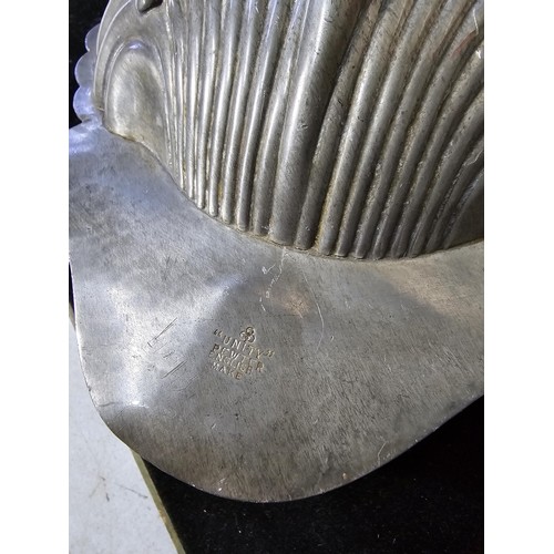 277 - Good quality 'Unity' English made Pewter nut bowl in a shell design with a pewter squirrel figure ho... 