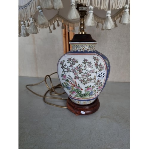 438 - Vintage chinese oriental hand painted ginger jar vase converted into a electric table lamp in good c... 