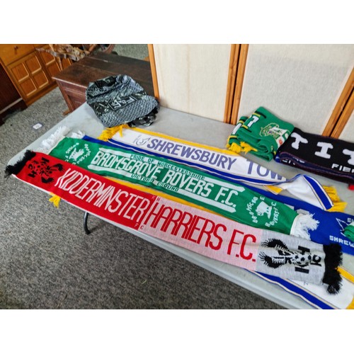 444 - Quantity of football souvenir scarfs Inc Shrewsbury FC, Allez Paris, Nuneaton Borough FC, Lemington ... 