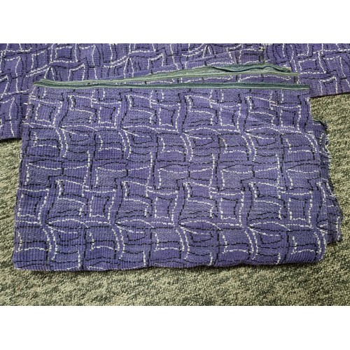 445 - 2x pieces of large purple fabric in good clean condition. Length of 185cm x 127cm width