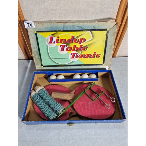 18 - A vintage Lindop table tennis set, complete and in original box.