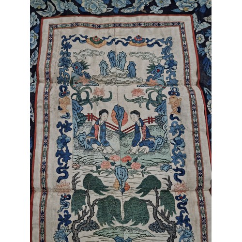 29 - Good quality antique silk wall hanger with oriental scene and blue flower border in good order with ... 