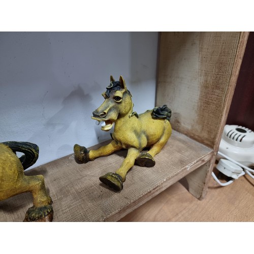 32 - Quantity of 6x Sealmark horse comical ornaments in resin all with bobble heads, all in good order. l... 