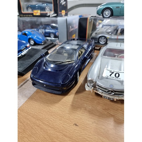 70 - Quantity of collectable scale model cars by Burago and Maisto, inc 2x boxed Lancia Burago cars, boxe... 