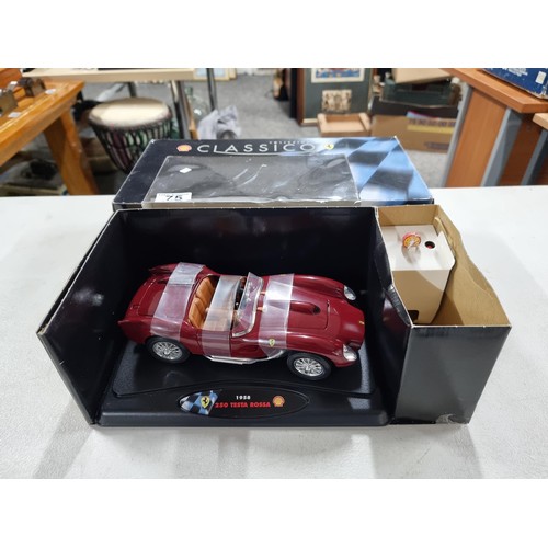 75 - Boxed Classico 1/18 1958 Ferrari Testa Rossa 250 with Vintage Shell fuel pump set, brand new in pres... 