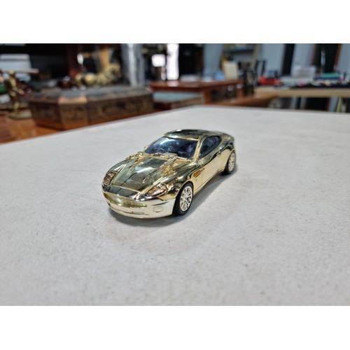 81 - Boxed limited edition gold plated 007 40th anniversary twin set by Corgi CC99171, two diecast 24ct g... 