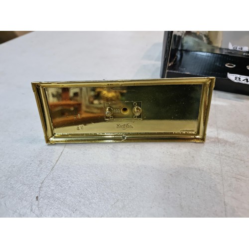 84 - Good quality boxed Maisto 1/18 scale 23ct gold plated Harley Davidson motorbike in a presentation bo... 
