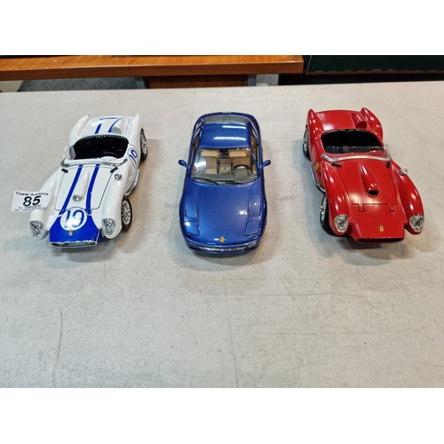 85 - 3x Burago 1/18 scale Ferrari die cast cars inc a rare 1957 NART racing white and blue No.19 250 Test... 