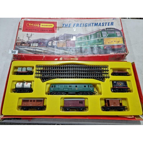 90 - Boxed vintage Tri-ang Hornby 00 gauge The Freight master electric train set in original box, includi... 