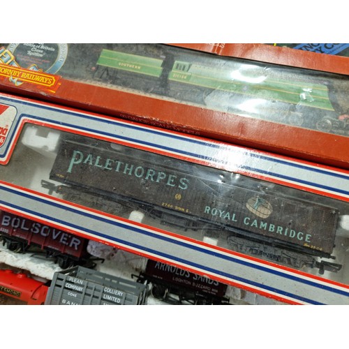 93 - Quantity of Hornby boxed train items inc a partially complete Hornby Junior electric train set, boxe... 