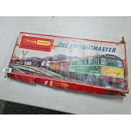 90 - Boxed vintage Tri-ang Hornby 00 gauge The Freight master electric train set in original box, includi... 