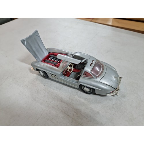 70 - Quantity of collectable scale model cars by Burago and Maisto, inc 2x boxed Lancia Burago cars, boxe... 