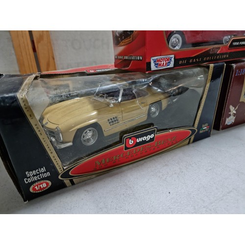 72 - A collection of 3x boxed diecast model cars to include a good quality motor max 1:24 scale 1956 Ford... 