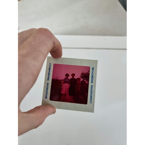 37 - A large collection of approx 200 photographic slides to include places around the world, etc.