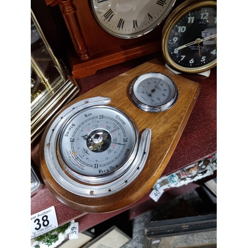 38 - A quantity of 7x mantel, carriage and anniversary clocks to include quartz and mechanical movements ... 